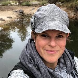 Meet your Posher, Dena